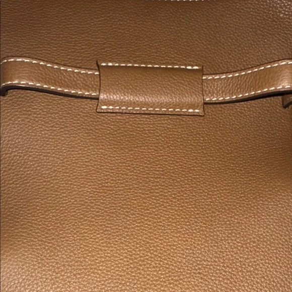 Tory Burch Chic Tan Leather Shoulder/crossbody
LEE RADZIWILL pebble leather - Picture 7 of 13